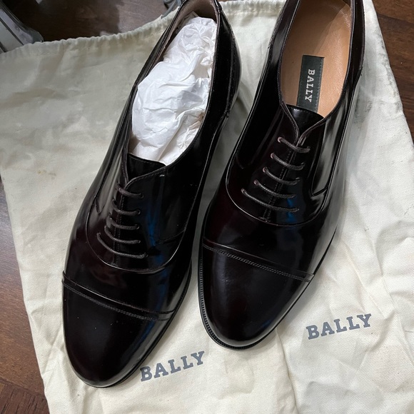 Bally men,s shoes, size 8.5 , dark bordo excellent condition. With dust bags. - Picture 7 of 7